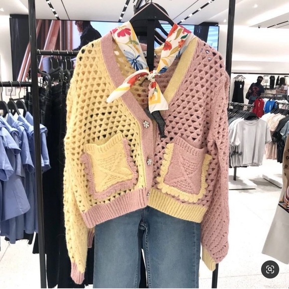 ZARA eyelet chunky knit oversized cardigan with jewel buttons - Picture 11 of 16